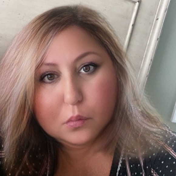 Meet your Posher, Stacey - Picture 1 of 1